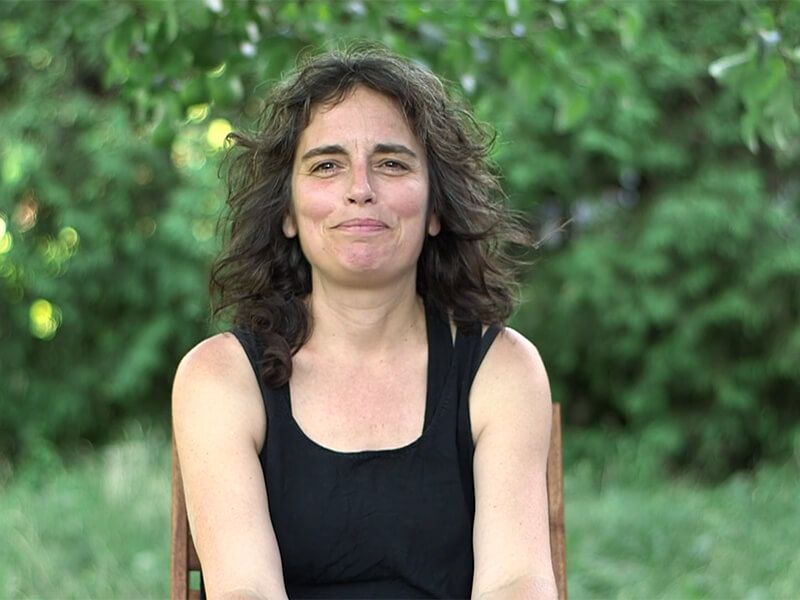 Portrait d'Emmanuelle Léonard.