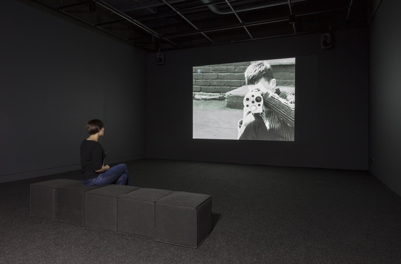 Vue de l'exposition _Challenge for Change / Société Nouvelle: Documents in Participatory Democracy_, VOX, 2014. Photo : Michel Brunelle.