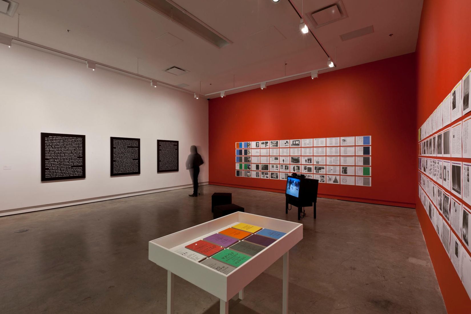 Vue de l’exposition _Histoires de l’art_, VOX, 2012.