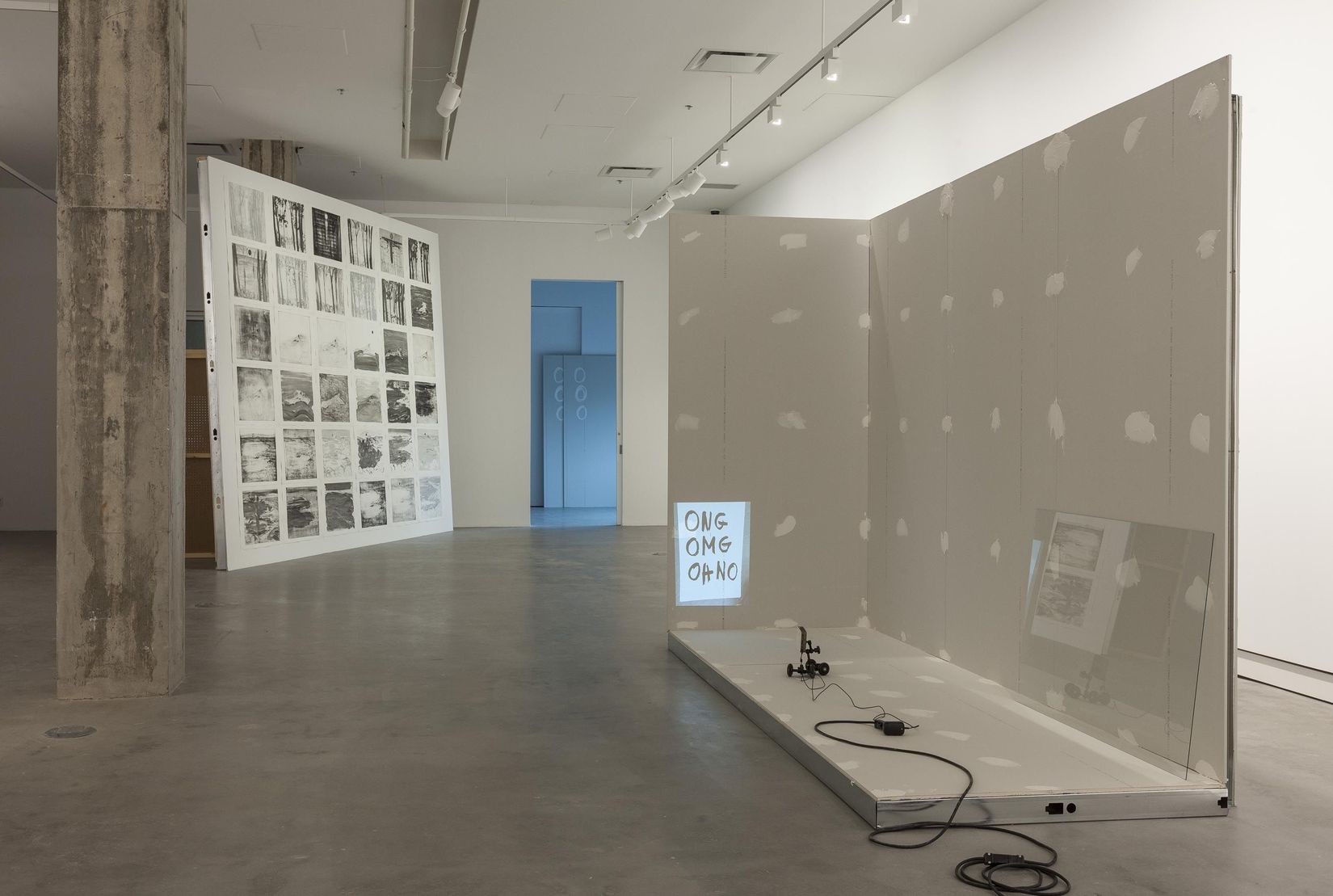 Vue de l'expositionn _La répétition mise à l’épreuve_, 2016, VOX.